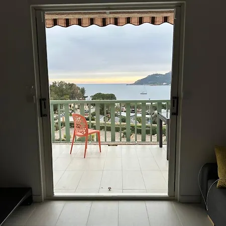 Apartment Front De Mer, Vue Exceptionnelle Panoramique Saint-Raphael (Var)