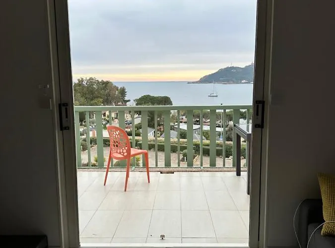 Apartamento Front De Mer, Vue Exceptionnelle Panoramique Saint-Raphaël